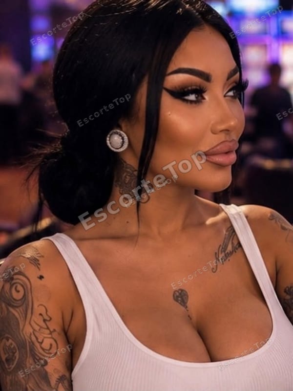 Karla, escortă în București, Unirii
