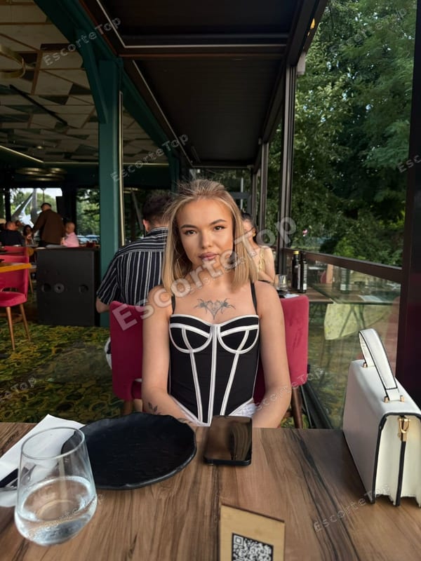Sofia, escortă în București